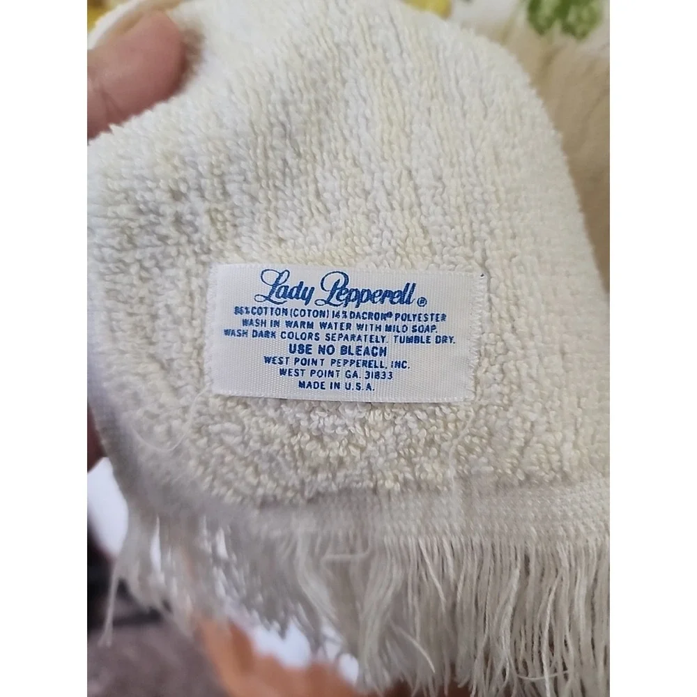 Vtg 70s Lady Pepperell Bath Towel Yellow Floral Cottage Granny Core Fringe